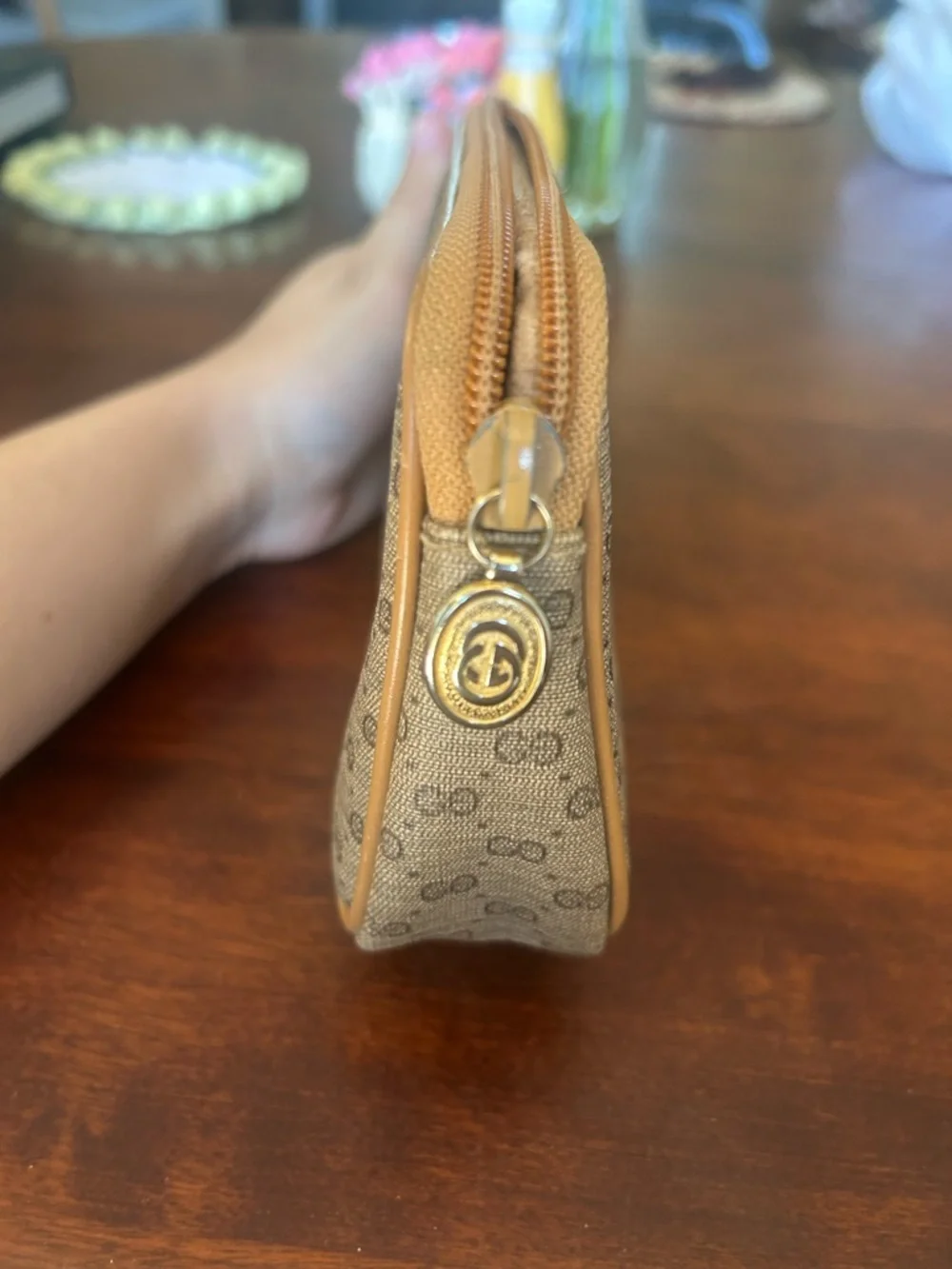 Vintage Gucci Beige Monogram Micro Canvas Zip Cosmetic Pouch with Tan Trim - Picture 3 of 5